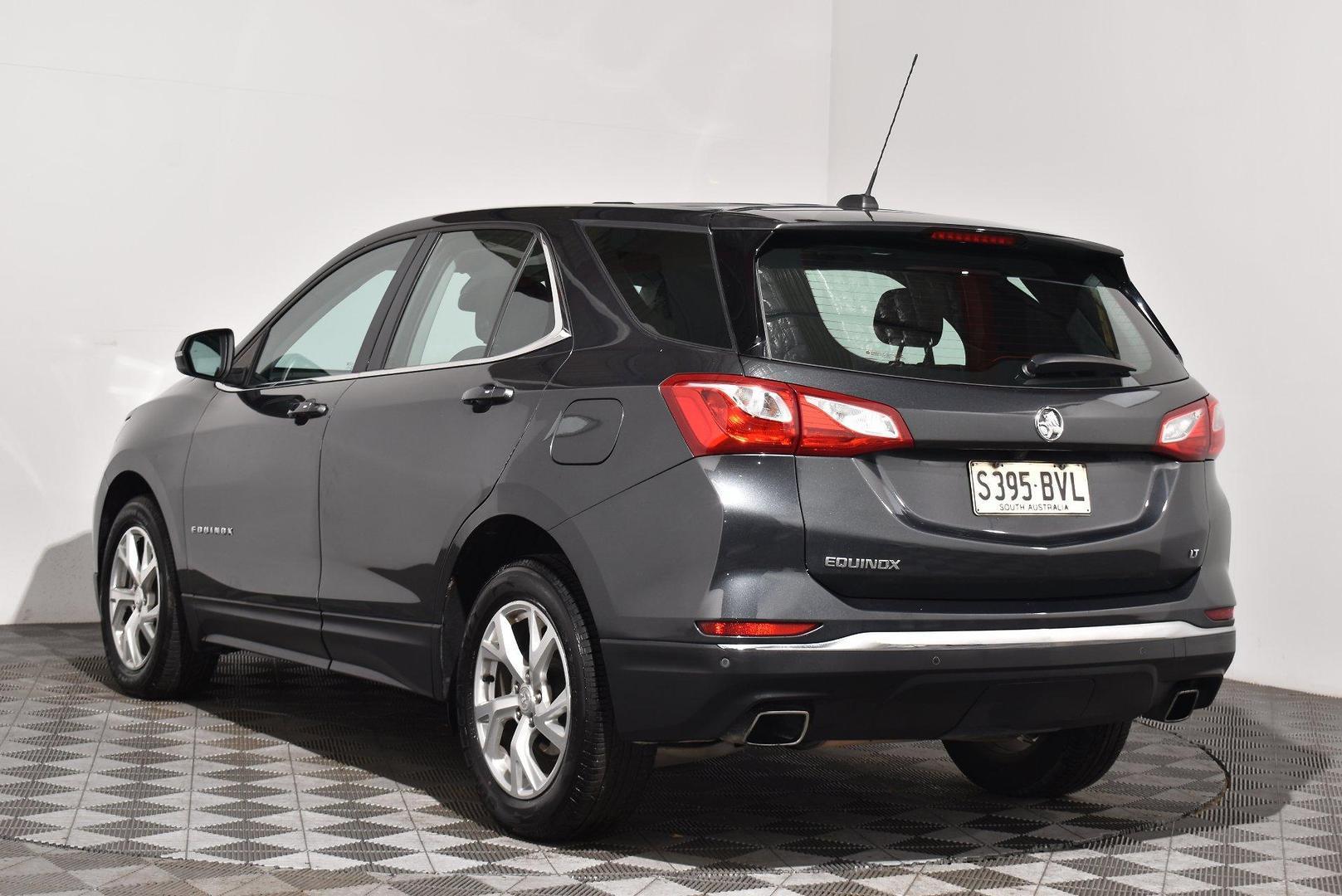 2017 Holden Equinox LT — photo 2