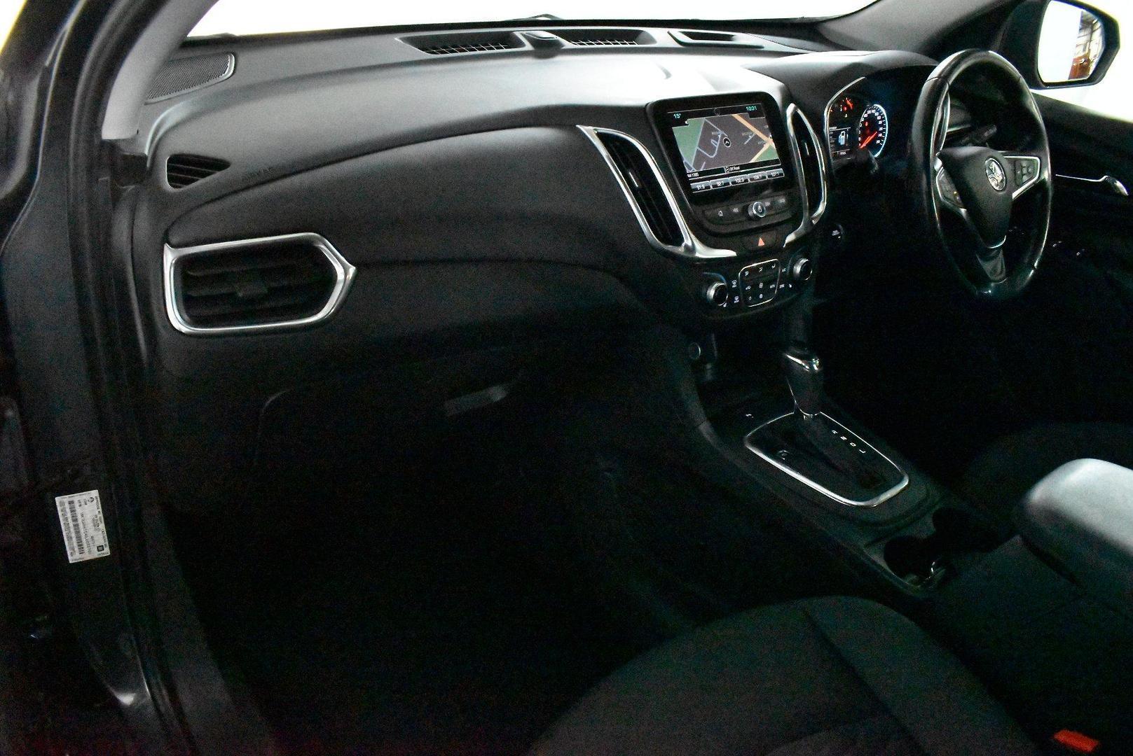 2017 Holden Equinox LT — photo 6