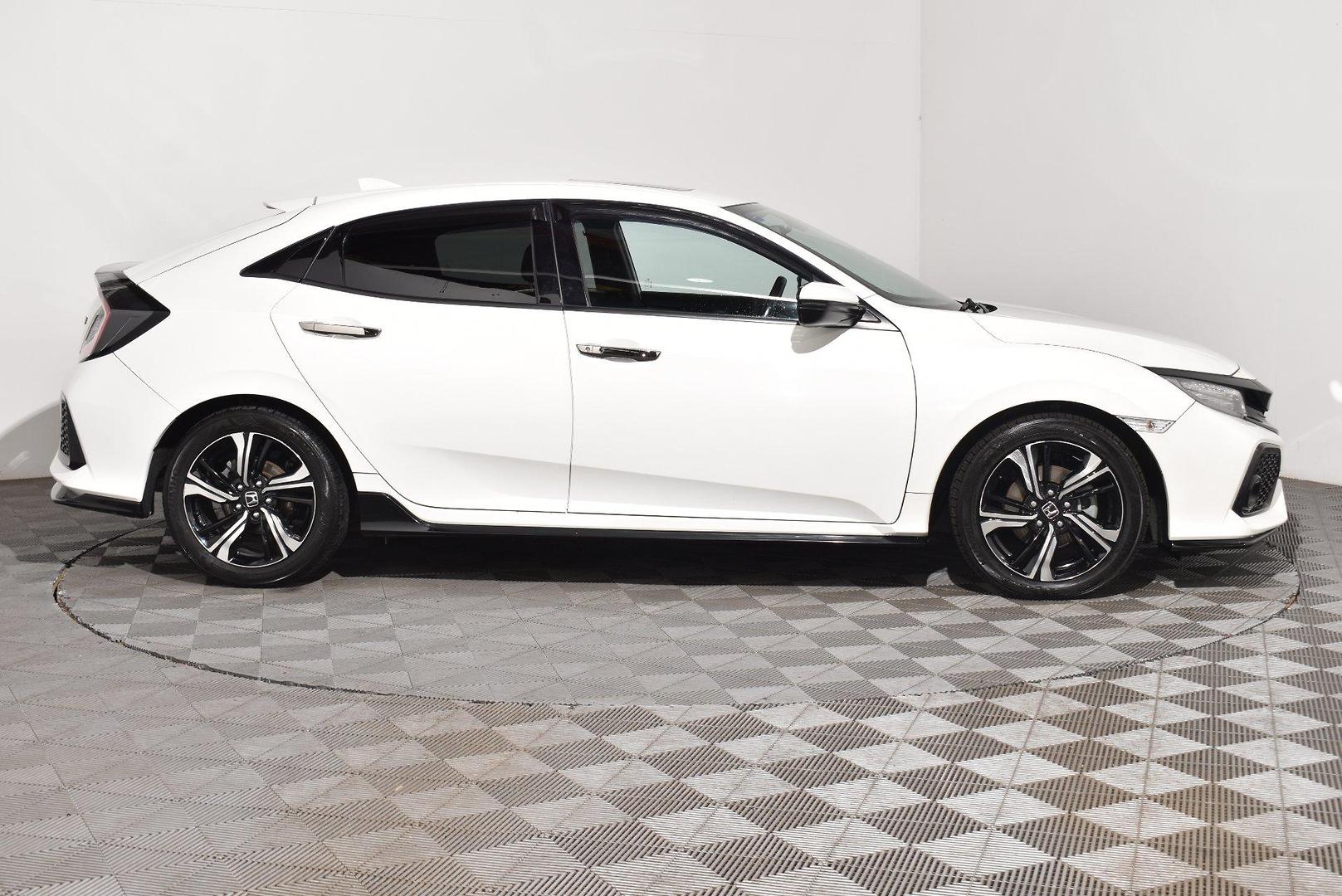 2017 Honda Civic RS — photo 10