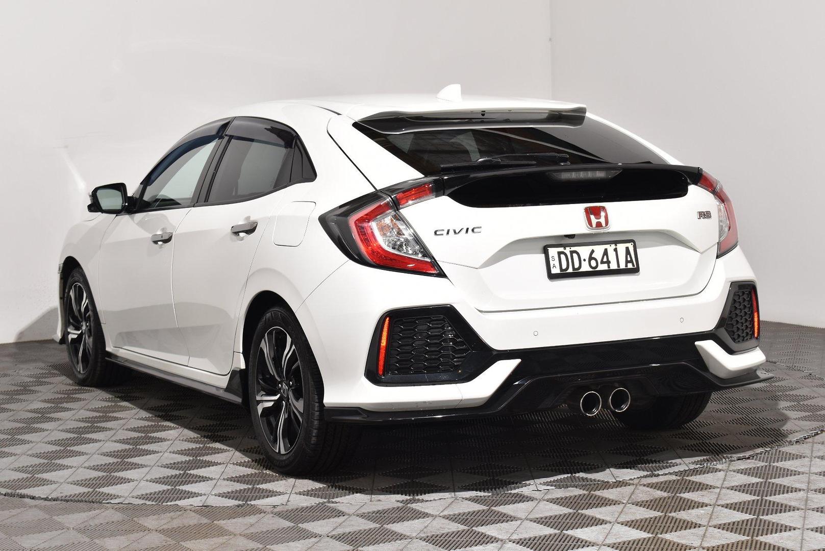 2017 Honda Civic RS — photo 2