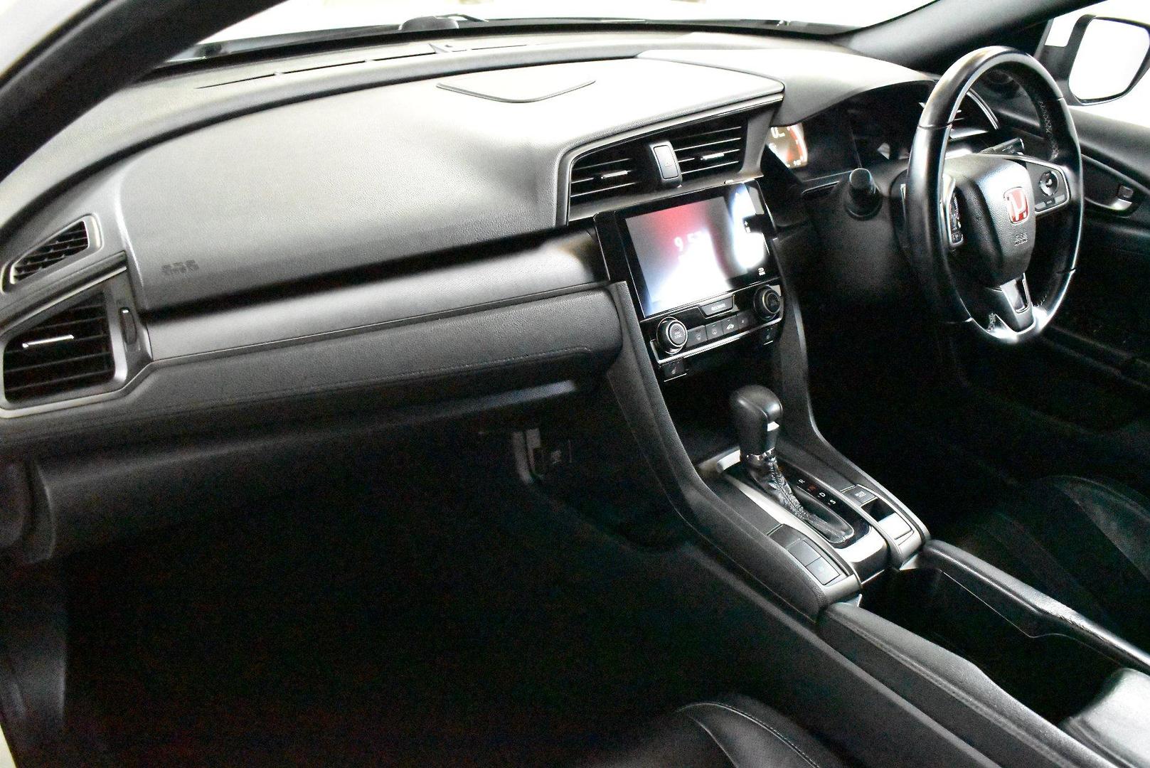 2017 Honda Civic RS — photo 6