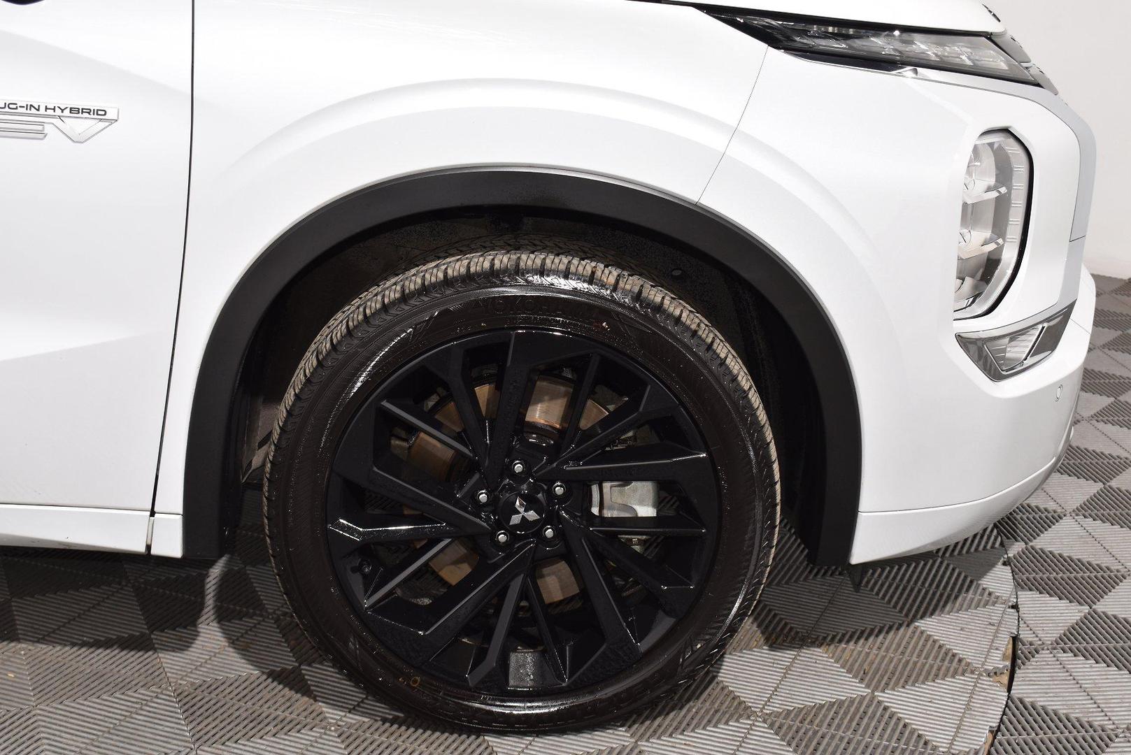 2023 Mitsubishi Outlander PHEV Exceed — photo 18