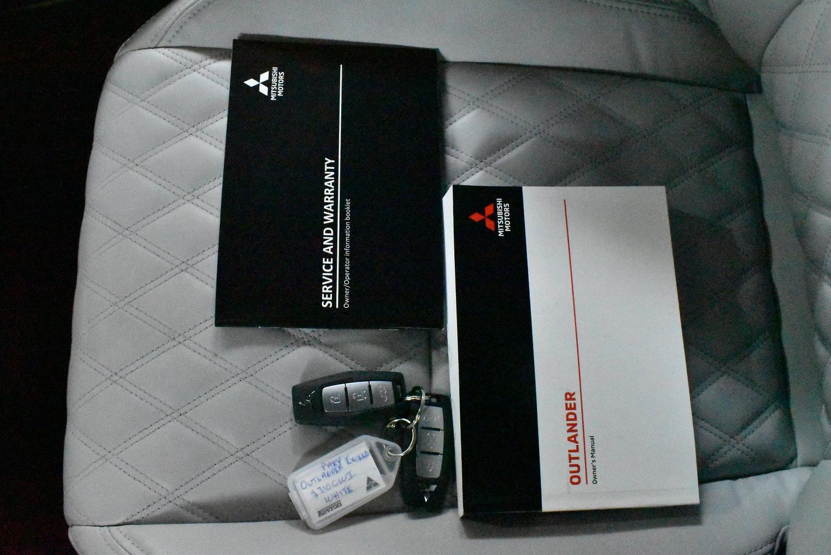 2023 Mitsubishi Outlander PHEV Exceed — photo 26