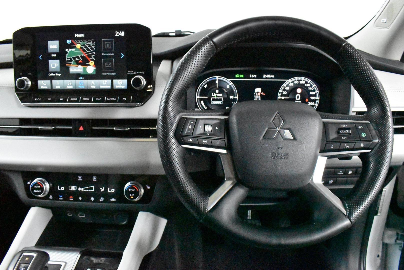 2023 Mitsubishi Outlander PHEV Exceed — photo 5