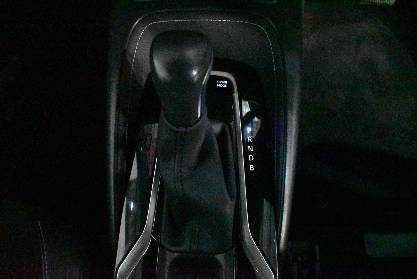 2020 Toyota Corolla ZR Hybrid — photo 20