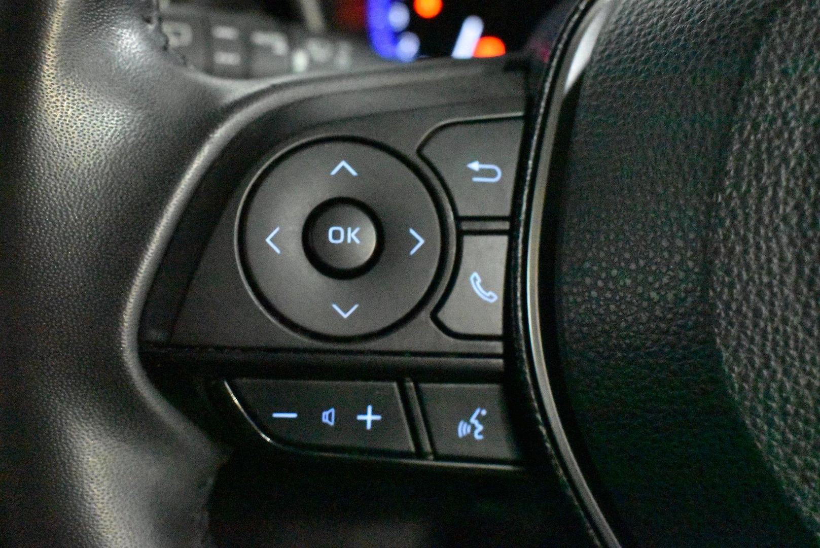 2020 Toyota Corolla ZR Hybrid — photo 21