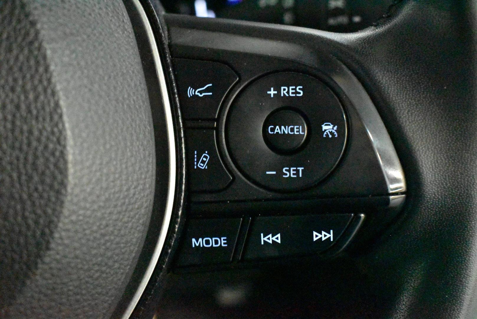 2020 Toyota Corolla ZR Hybrid — photo 22