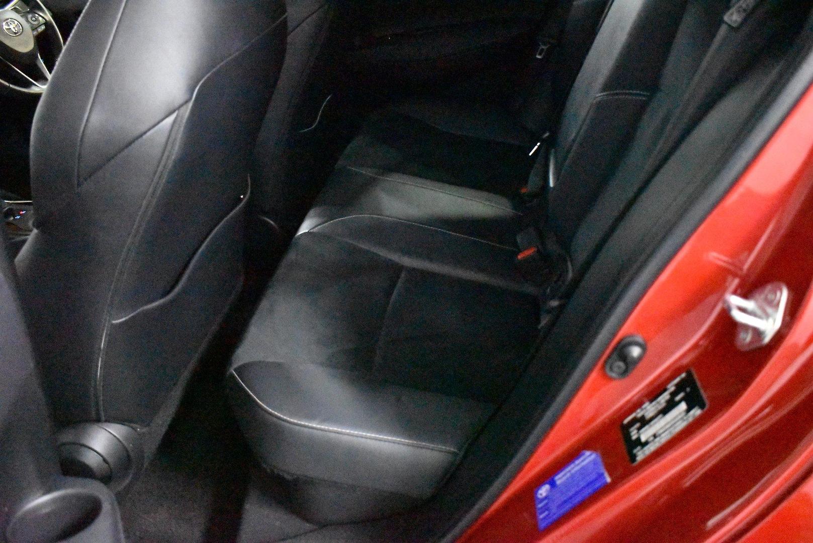 2020 Toyota Corolla ZR Hybrid — photo 8