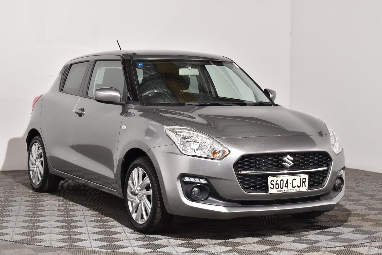 2020 Suzuki Swift GL Navigator — photo 1