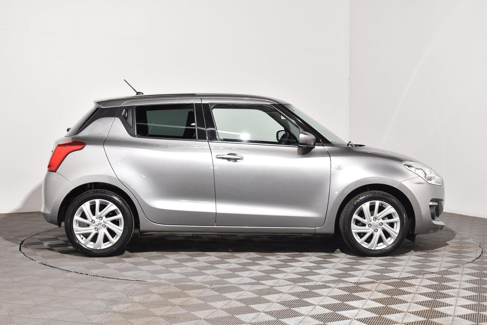 2020 Suzuki Swift GL Navigator — photo 10