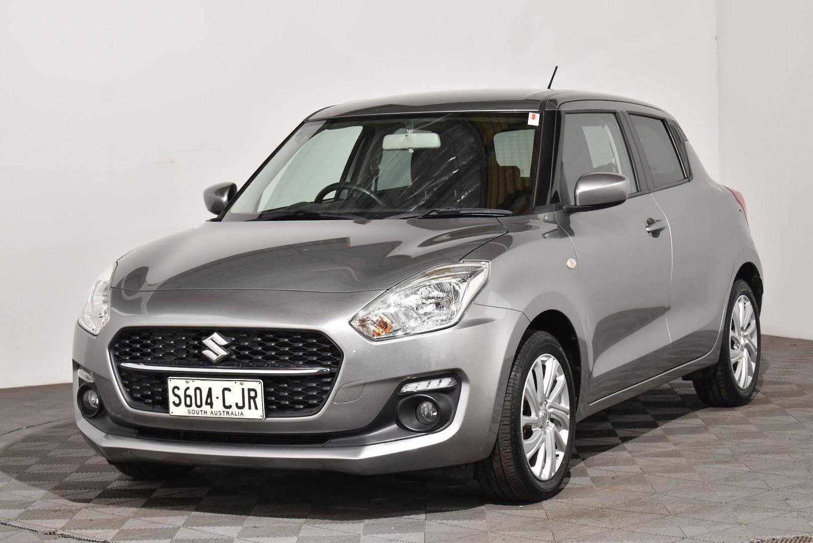 2020 Suzuki Swift GL Navigator — photo 13
