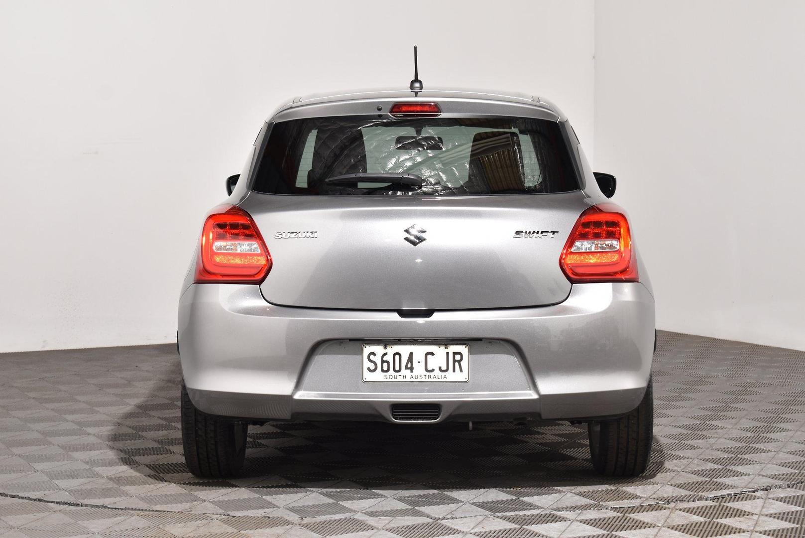2020 Suzuki Swift GL Navigator — photo 4