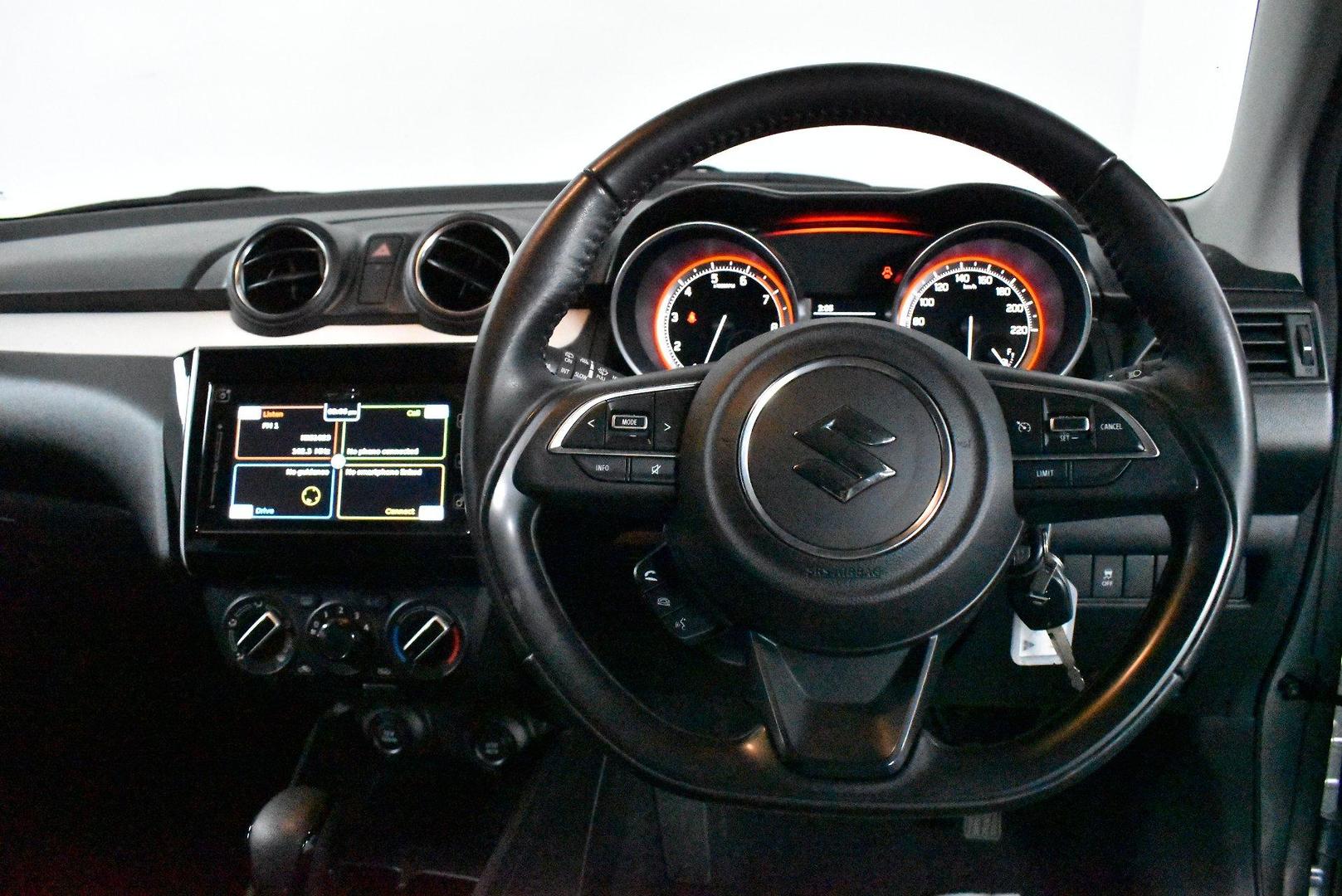 2020 Suzuki Swift GL Navigator — photo 5
