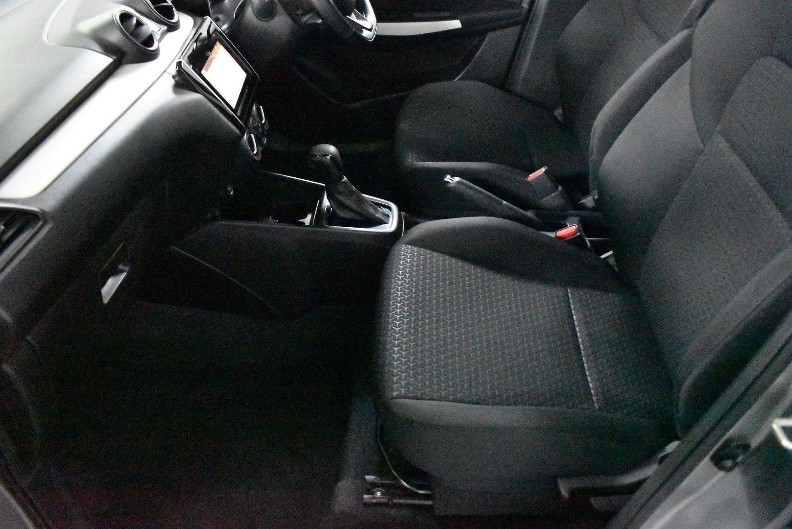 2020 Suzuki Swift GL Navigator — photo 7