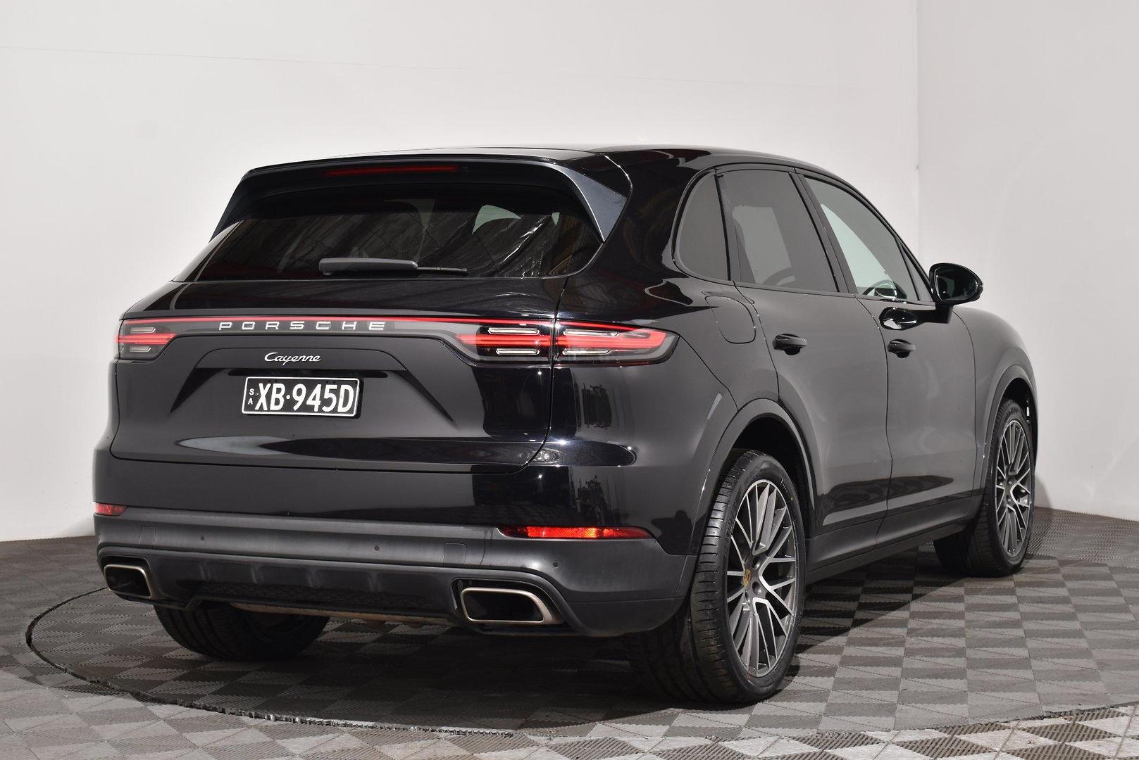 2020 Porsche Cayenne — photo 14