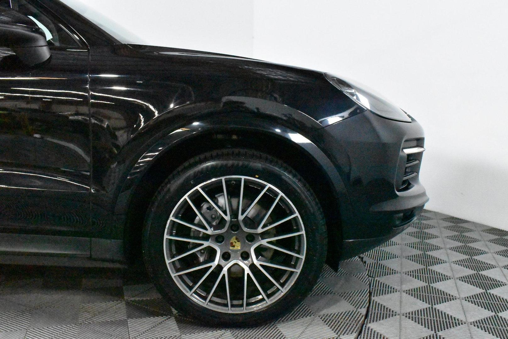 2020 Porsche Cayenne — photo 18