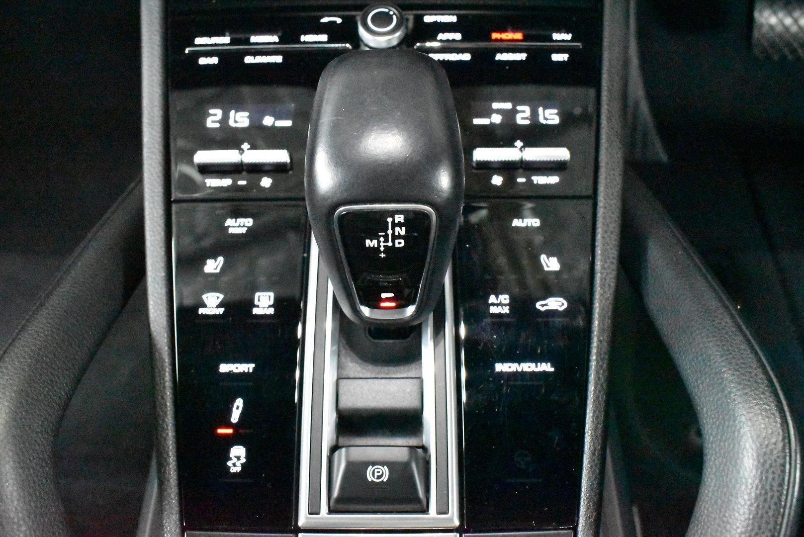 2020 Porsche Cayenne — photo 20