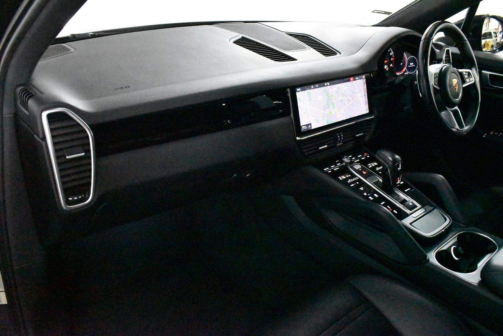 2020 Porsche Cayenne — photo 6