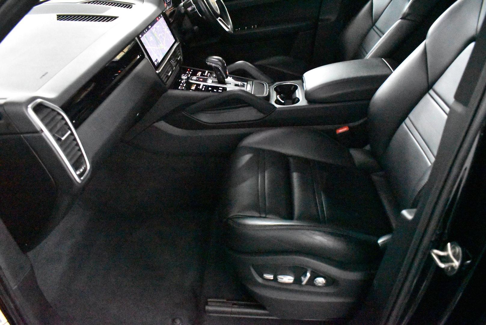 2020 Porsche Cayenne — photo 7