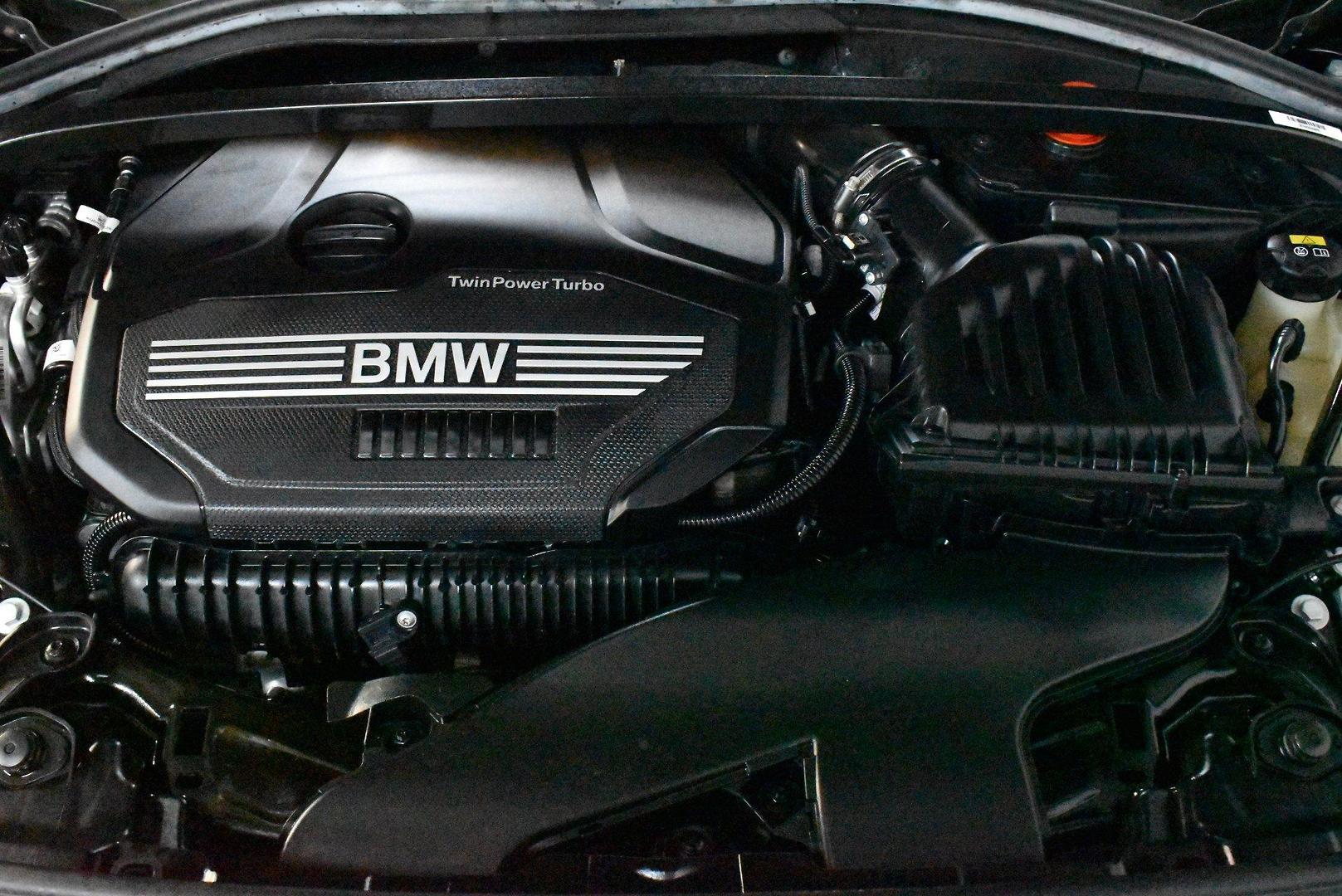 2020 BMW 2 Series 220i M Sport — photo 17