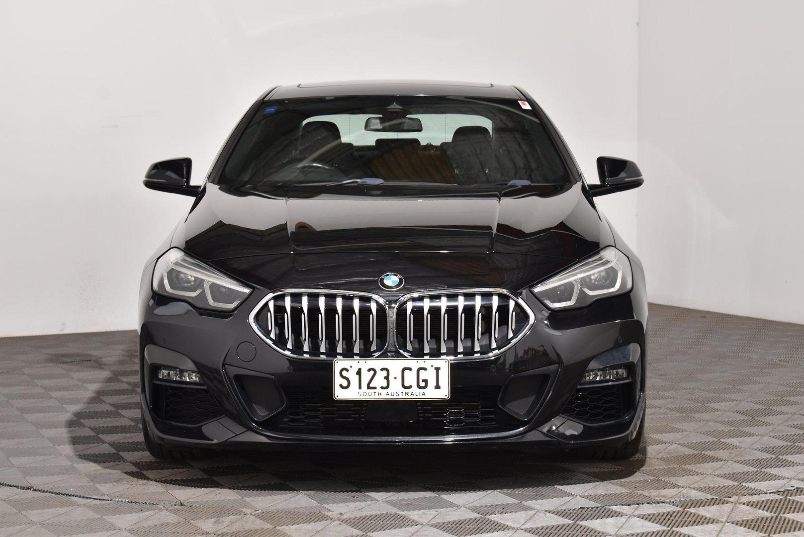 2020 BMW 2 Series 220i M Sport — photo 3