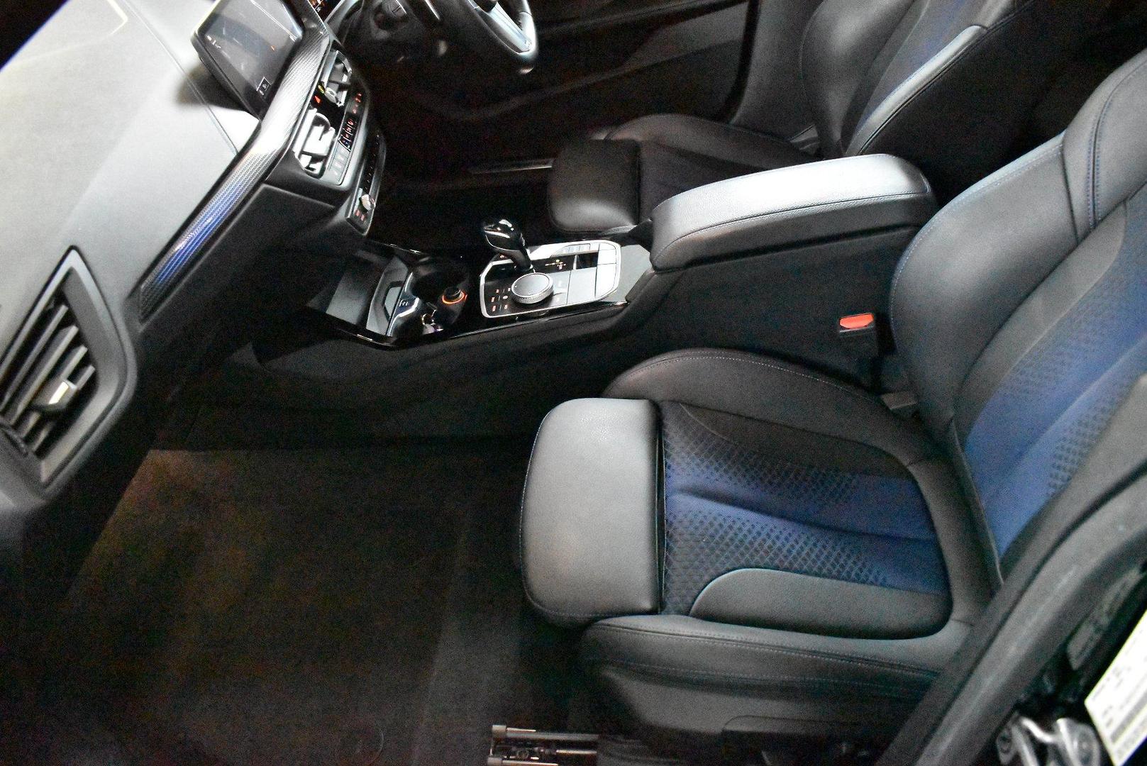 2020 BMW 2 Series 220i M Sport — photo 7