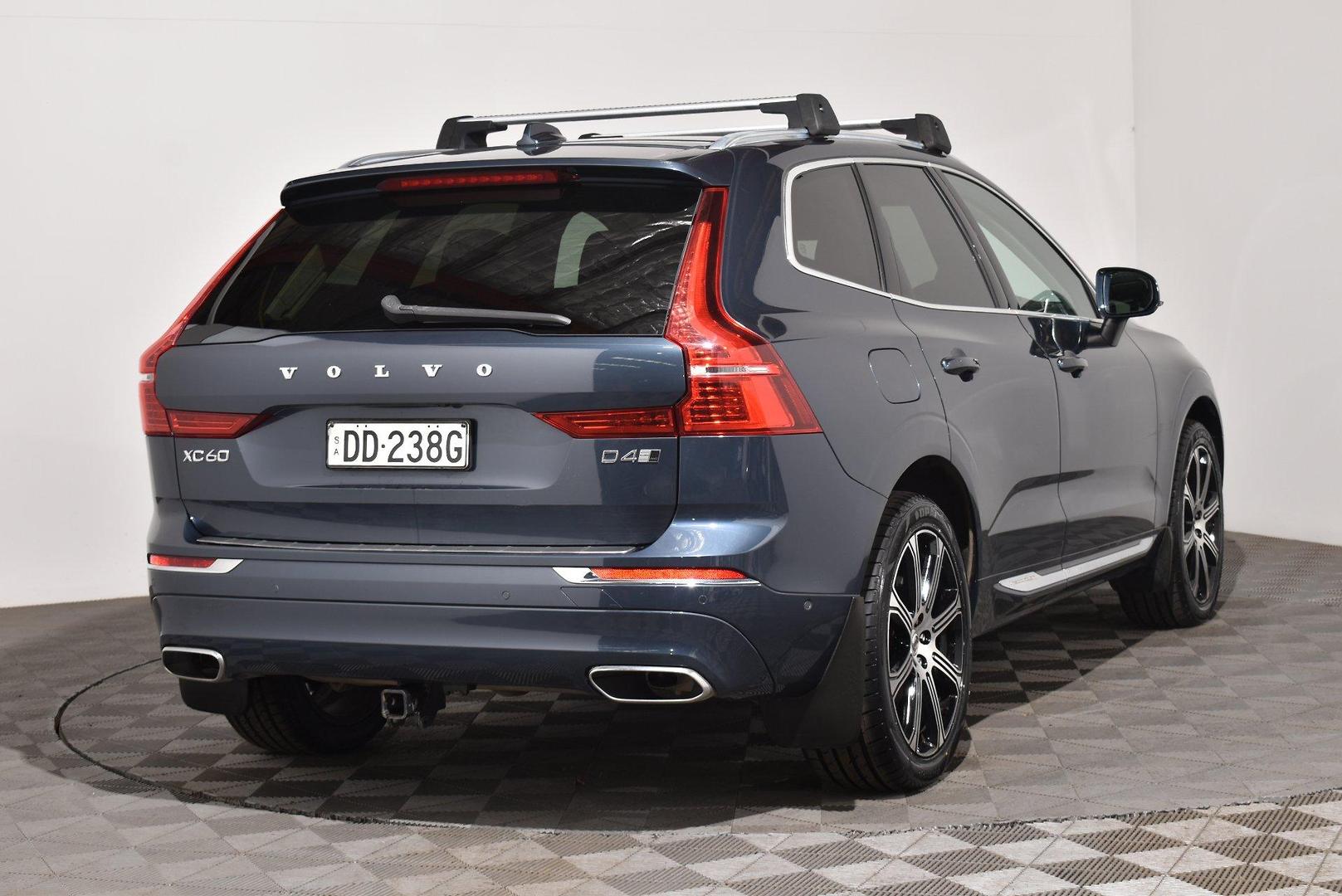 2018 Volvo XC60 D4 Inscription — photo 14