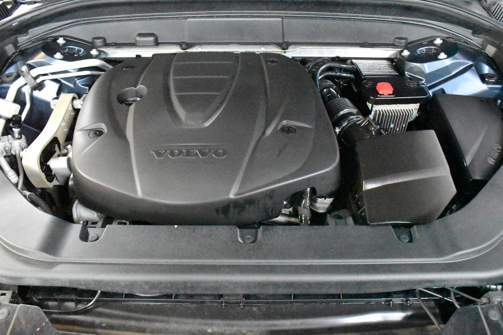 2018 Volvo XC60 D4 Inscription — photo 17