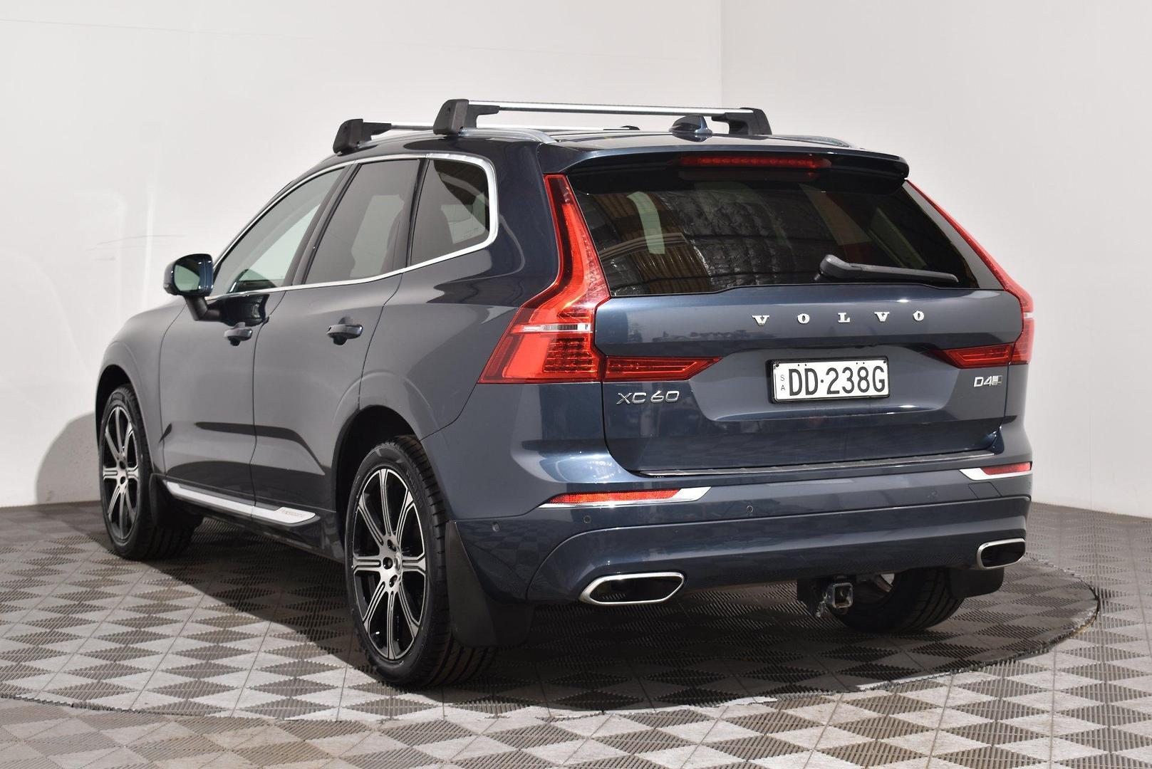 2018 Volvo XC60 D4 Inscription — photo 2