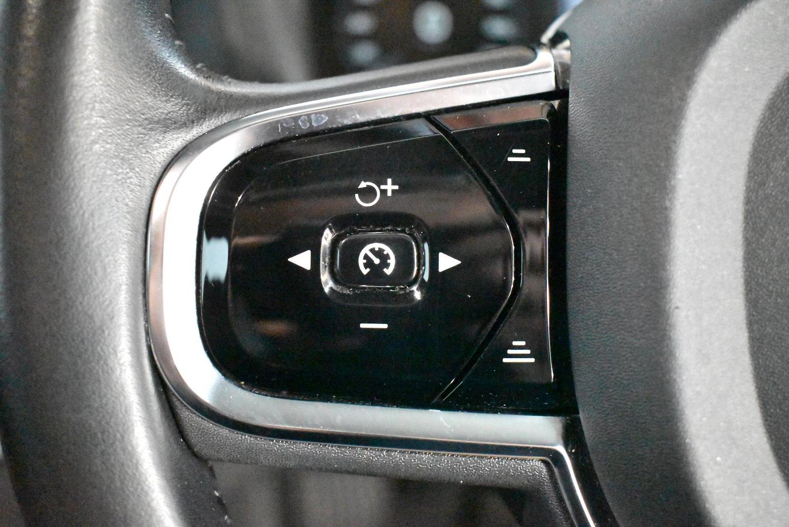 2018 Volvo XC60 D4 Inscription — photo 21