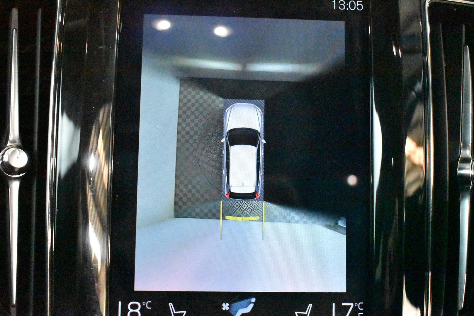 2018 Volvo XC60 D4 Inscription — photo 24