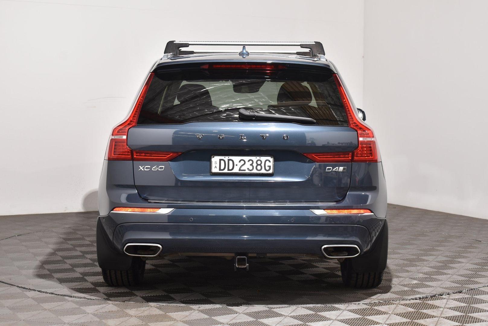 2018 Volvo XC60 D4 Inscription — photo 4