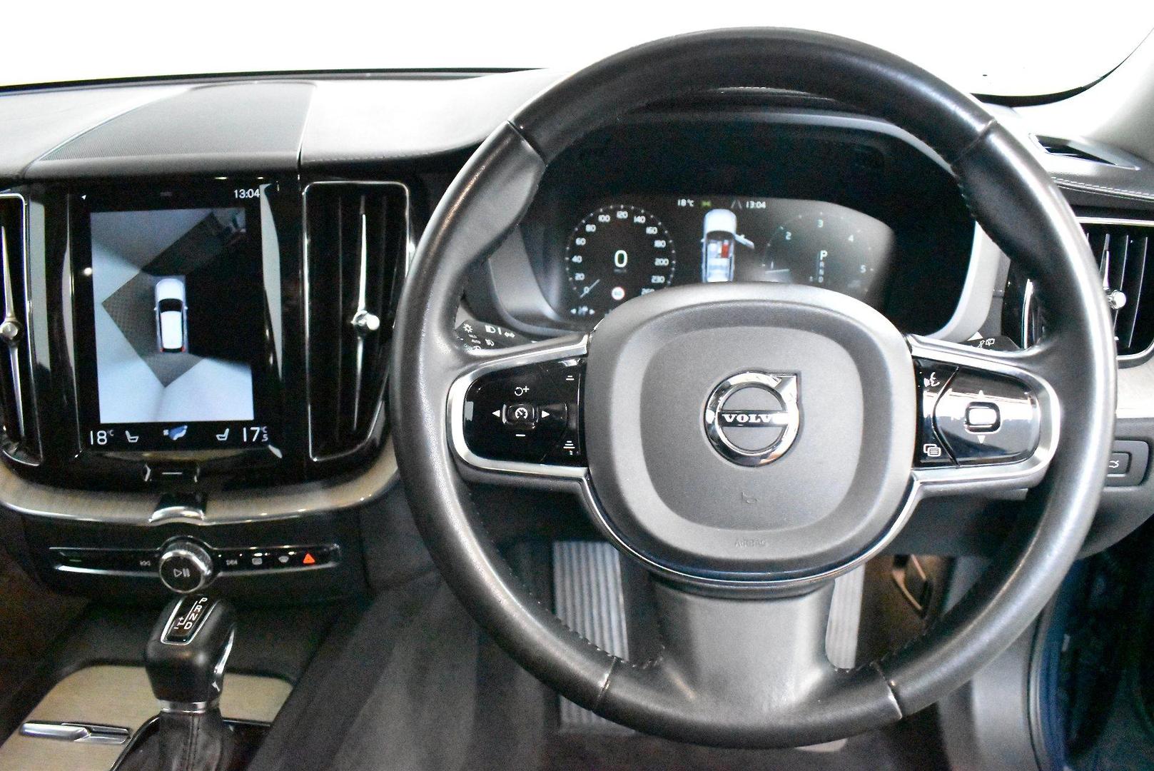 2018 Volvo XC60 D4 Inscription — photo 5
