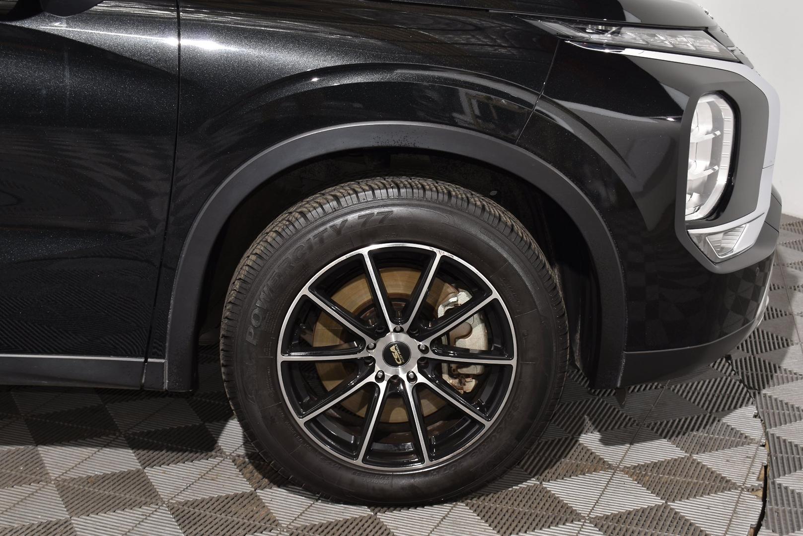 2022 Mitsubishi Outlander LS — photo 18