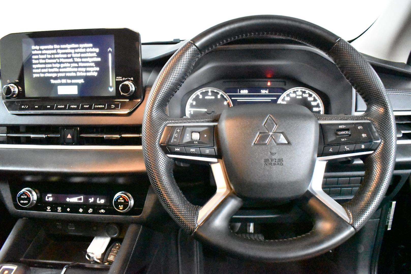 2022 Mitsubishi Outlander LS — photo 5
