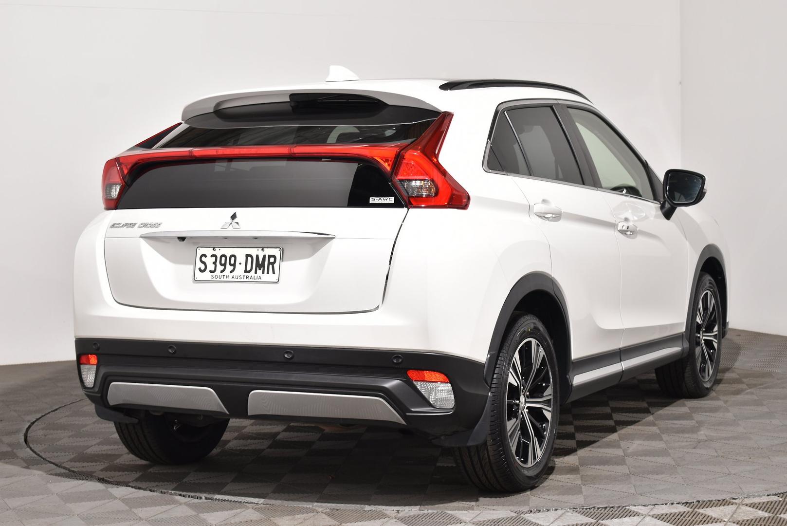 2017 Mitsubishi Eclipse Cross Exceed — photo 14