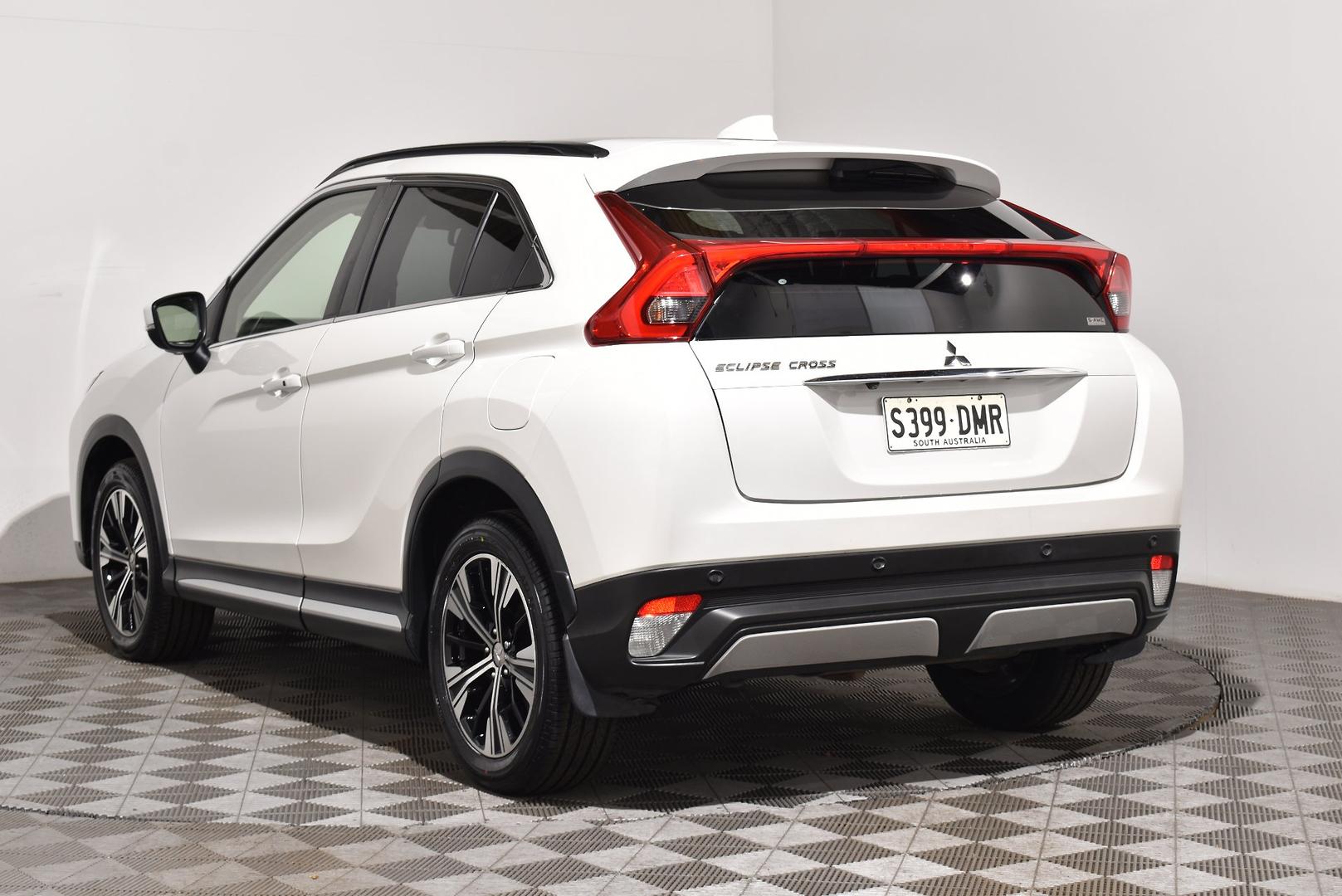 2017 Mitsubishi Eclipse Cross Exceed — photo 2