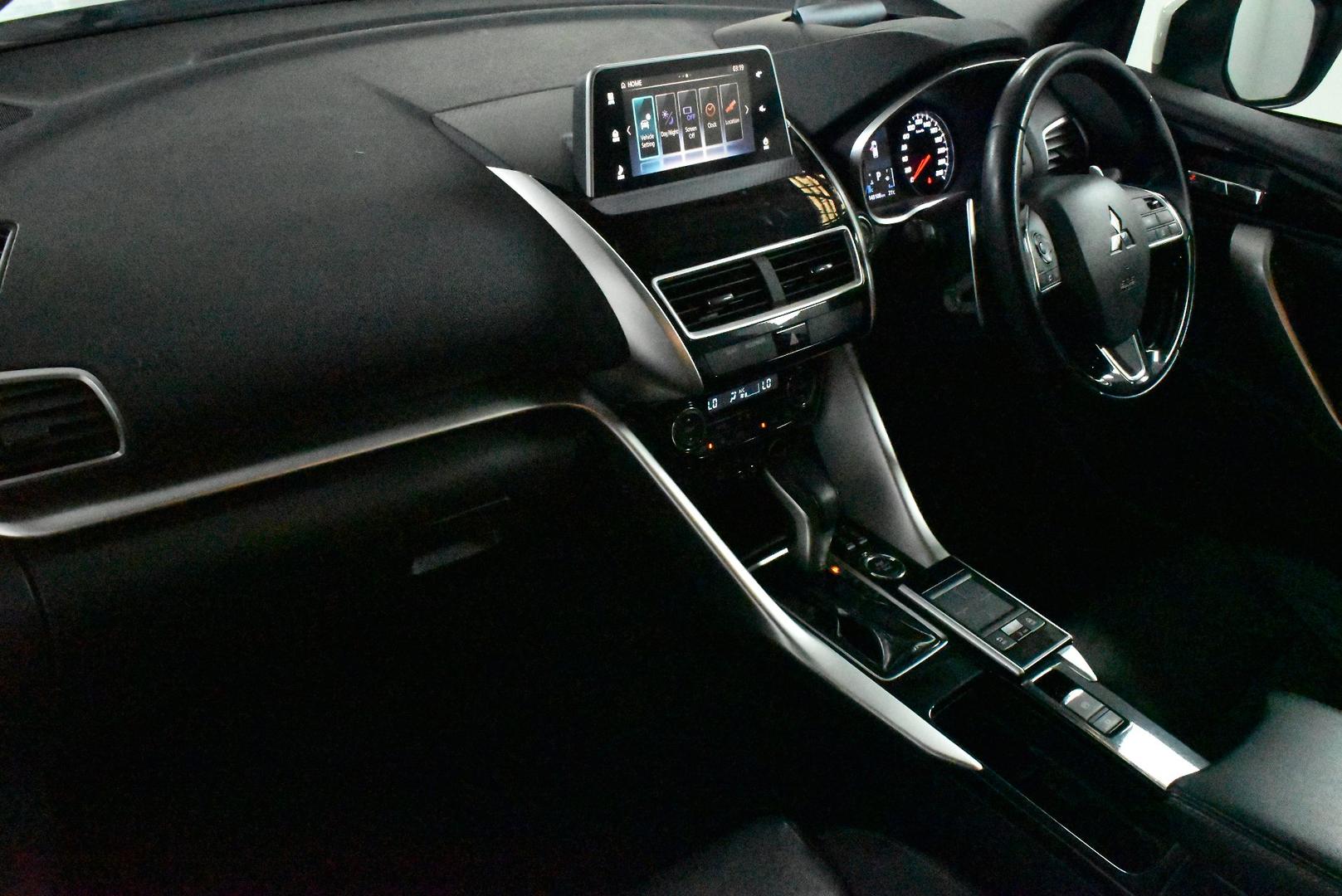 2017 Mitsubishi Eclipse Cross Exceed — photo 6