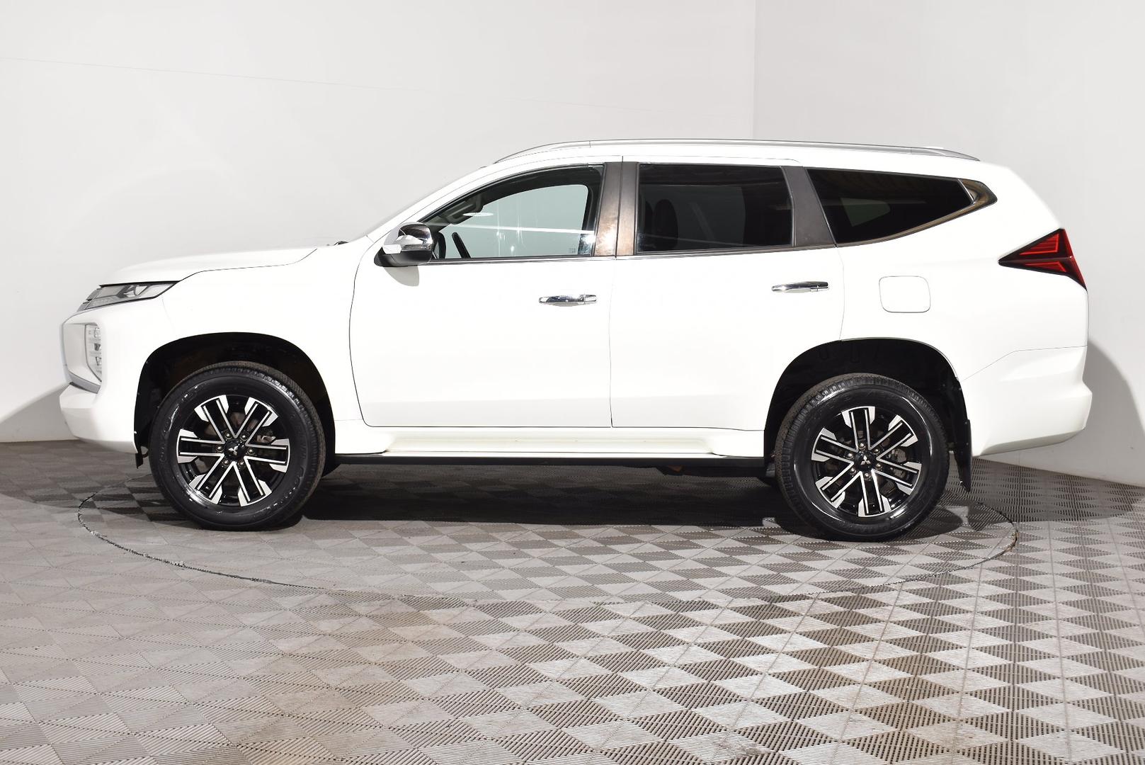 2020 Mitsubishi Pajero Sport GLS — photo 11