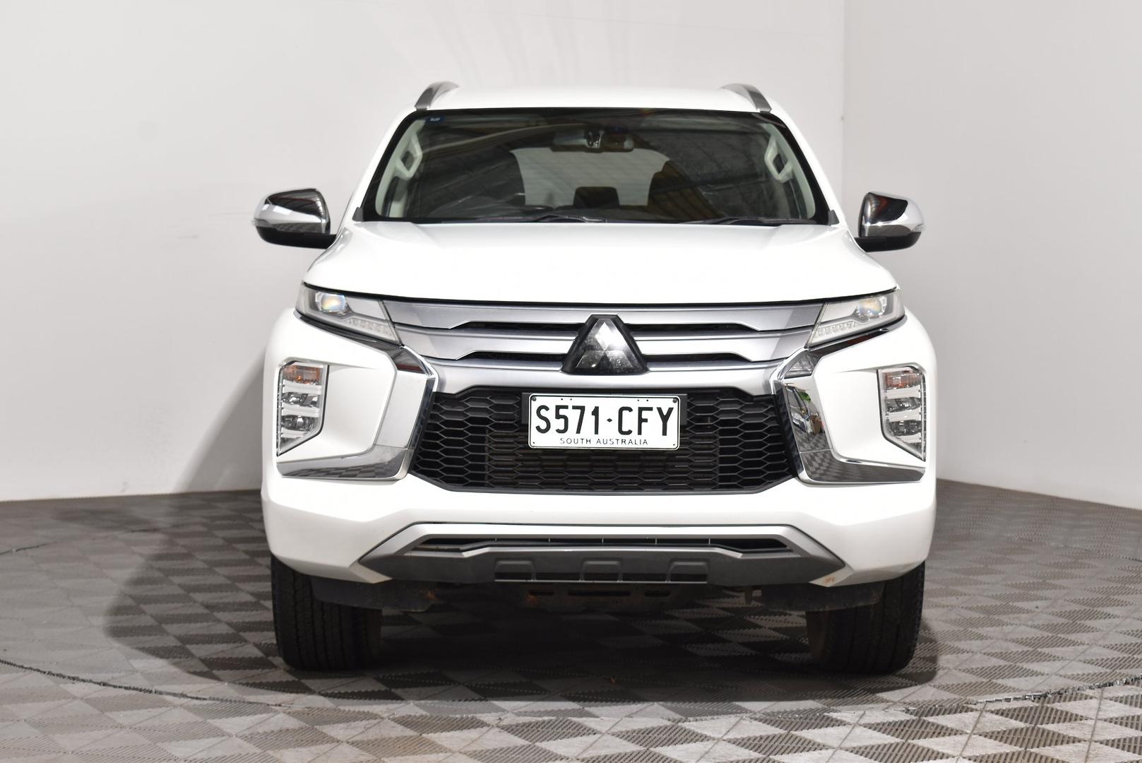 2020 Mitsubishi Pajero Sport GLS — photo 3