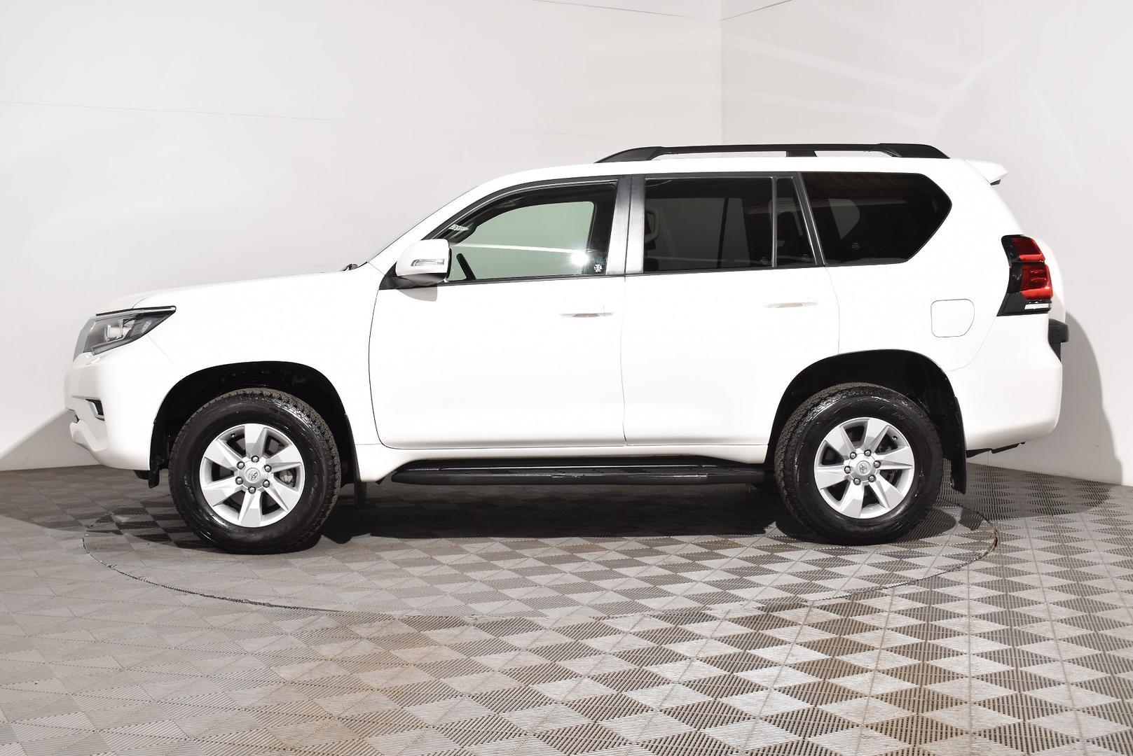 2021 Toyota Landcruiser Prado GXL — photo 11