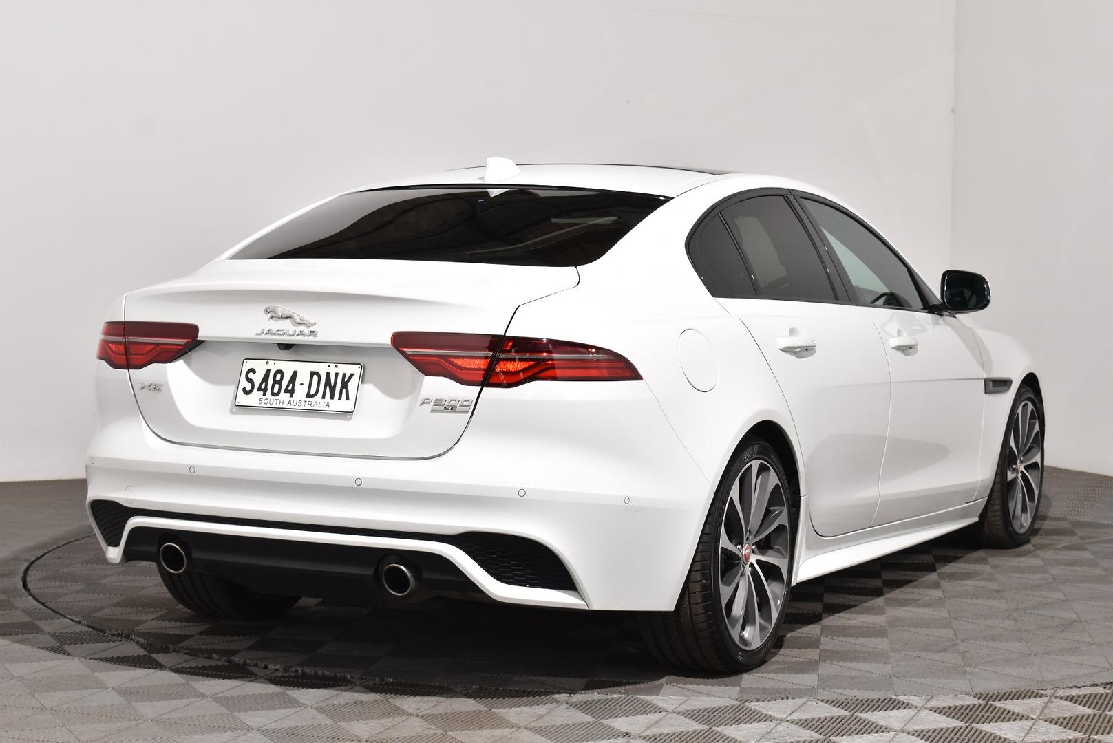 2020 Jaguar XE P300 RDynamic SE — photo 14