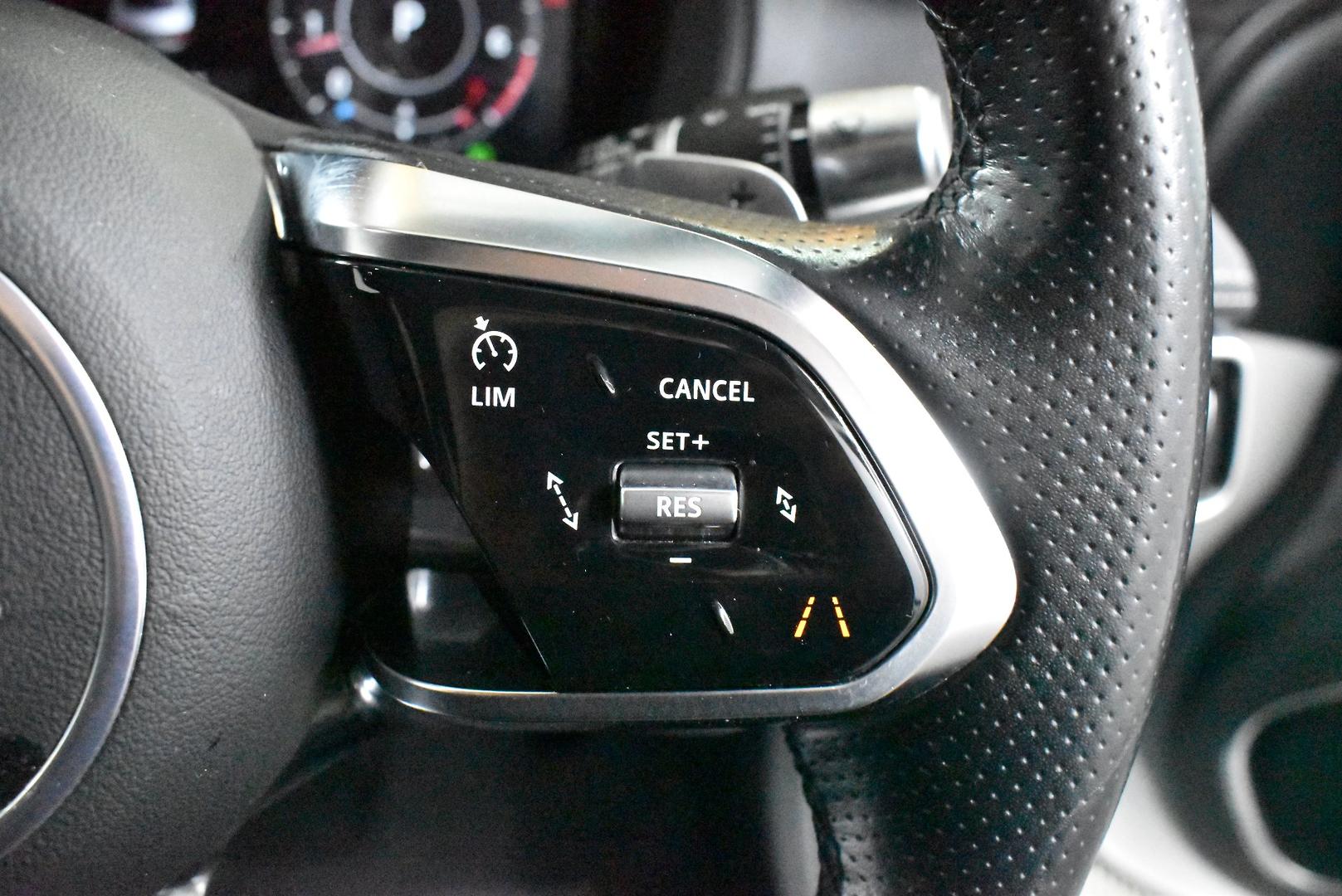 2020 Jaguar XE P300 RDynamic SE — photo 22