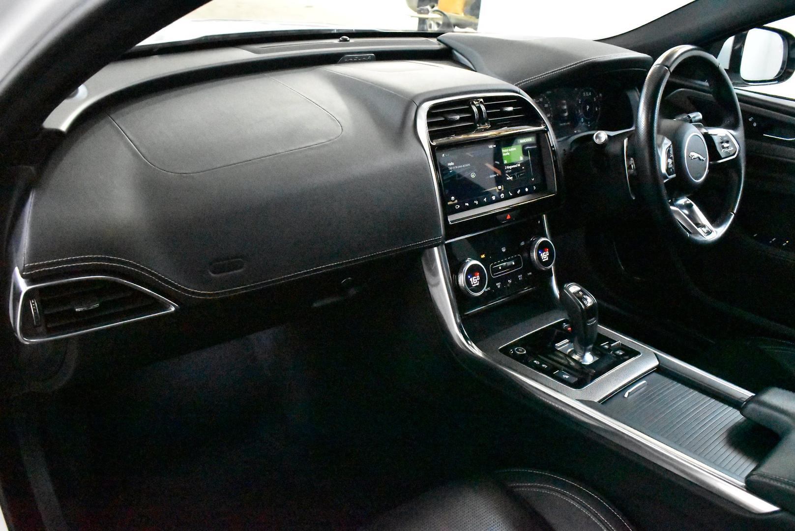 2020 Jaguar XE P300 RDynamic SE — photo 6