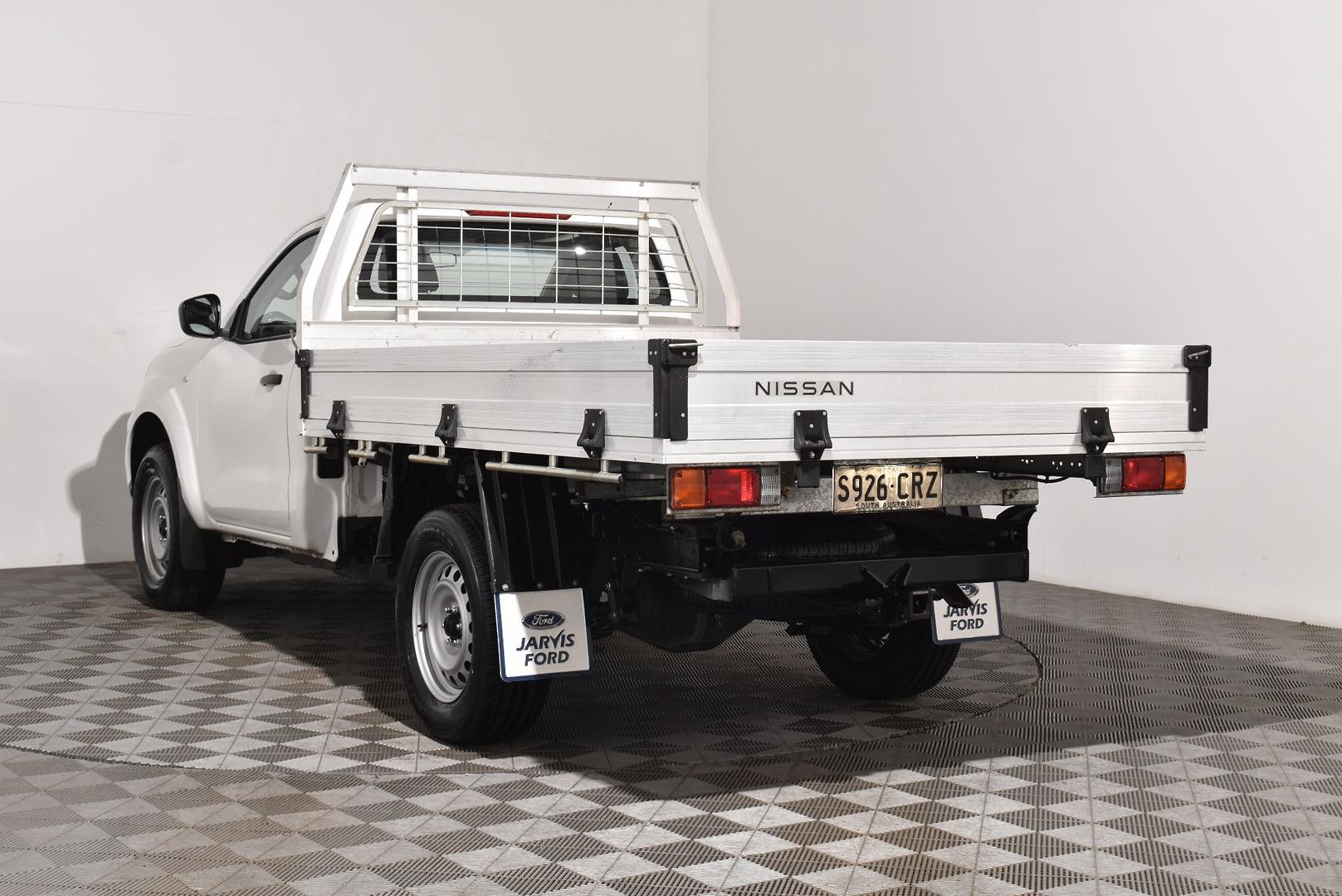 2022 Nissan Navara SL — photo 2