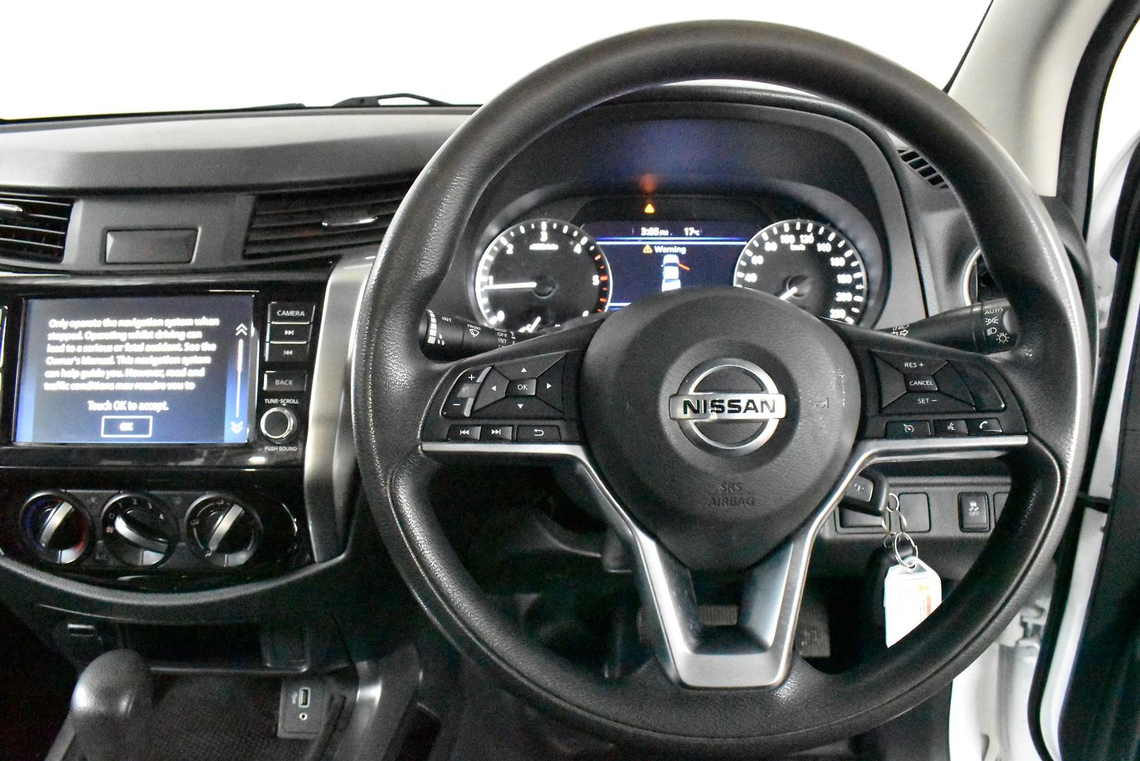 2022 Nissan Navara SL — photo 5