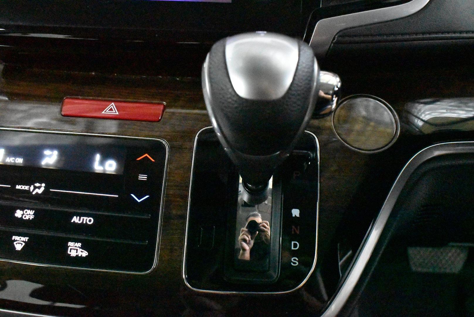2014 Honda Odyssey VTi — photo 19