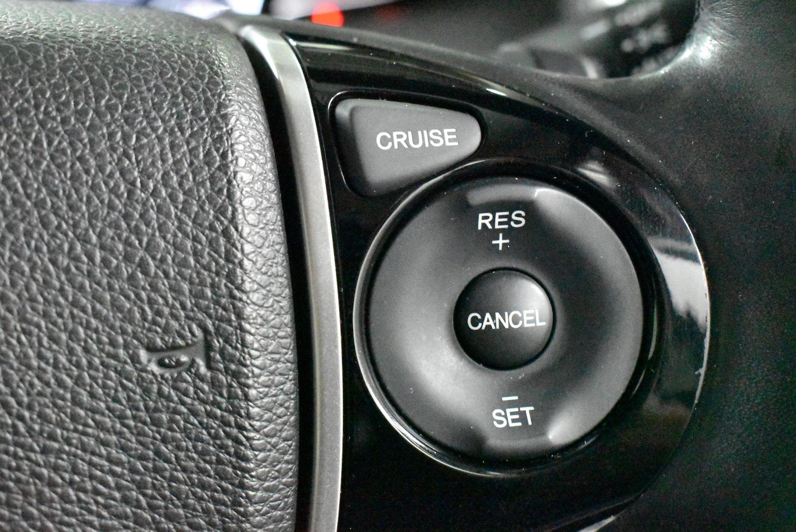 2014 Honda Odyssey VTi — photo 21