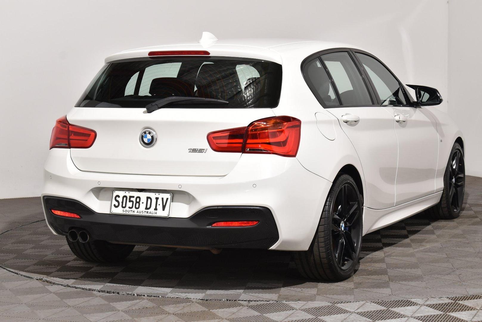 2016 BMW 1 Series 125i M Sport — photo 14