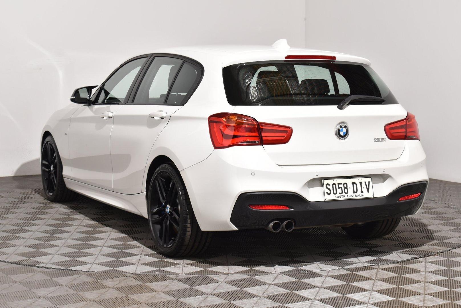 2016 BMW 1 Series 125i M Sport — photo 2
